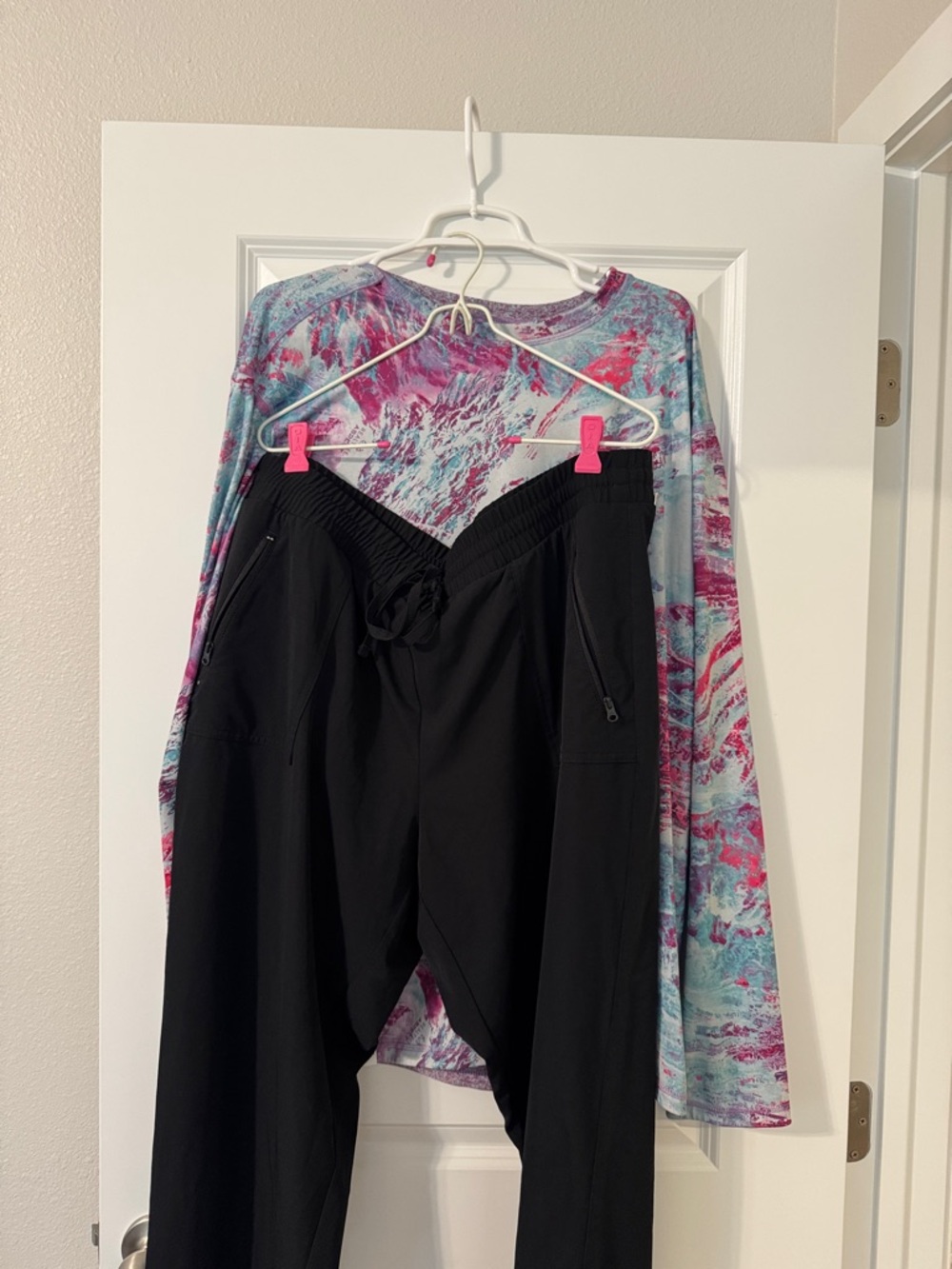 Magellan Outdoors Women's Black Drawstring Pants with Pink-Blue Floral Top